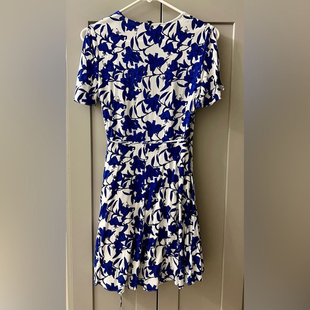Floral wrap dress - Picture 3 of 4
